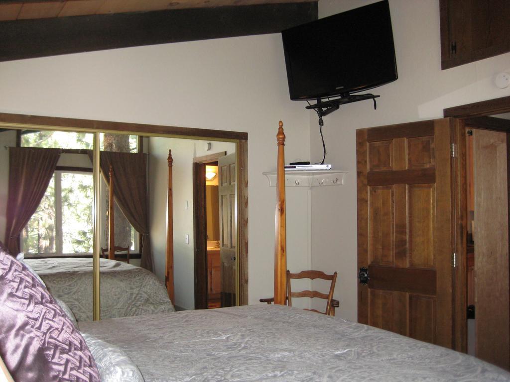 Chateau Sans Nom By Mammoth Reservation Bureau Apartment Mammoth Lakes Room photo